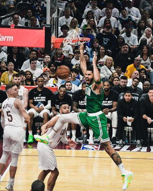 12-13 骑士vs凯尔特人,骑士与凯尔特人激战正酣！”